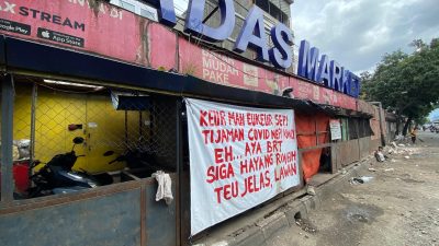 PKL Cicadas Tolak Jalur BRT, 5 Fakta Spanduk Protes Pedagang di Bandung