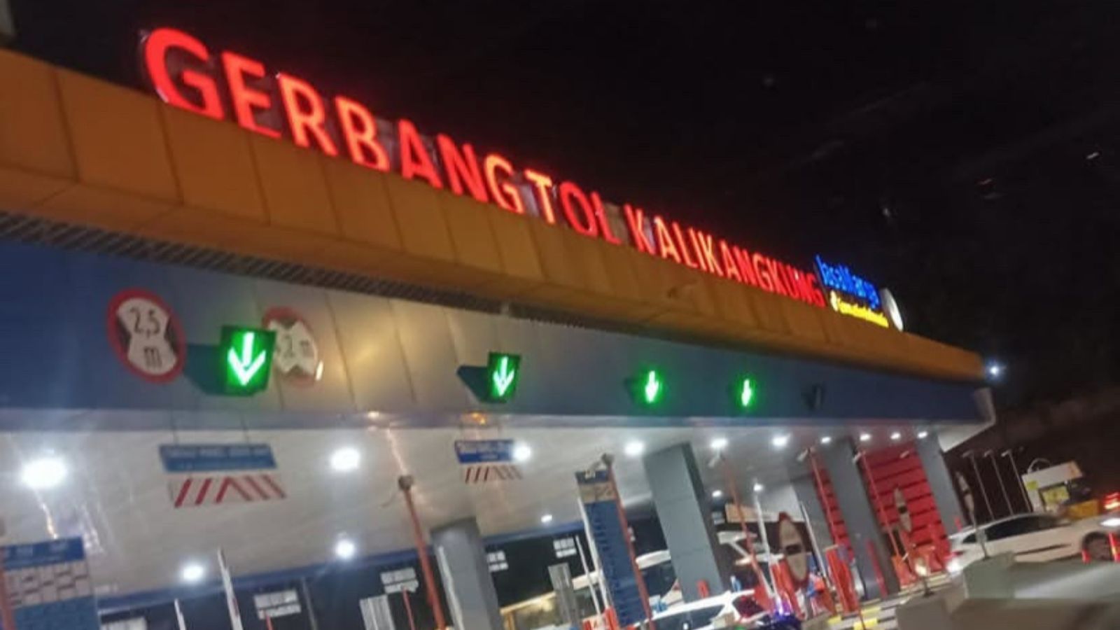 Diskon tarif tol Trans Jawa Lebaran 2026 di gerbang tol saat arus mudik