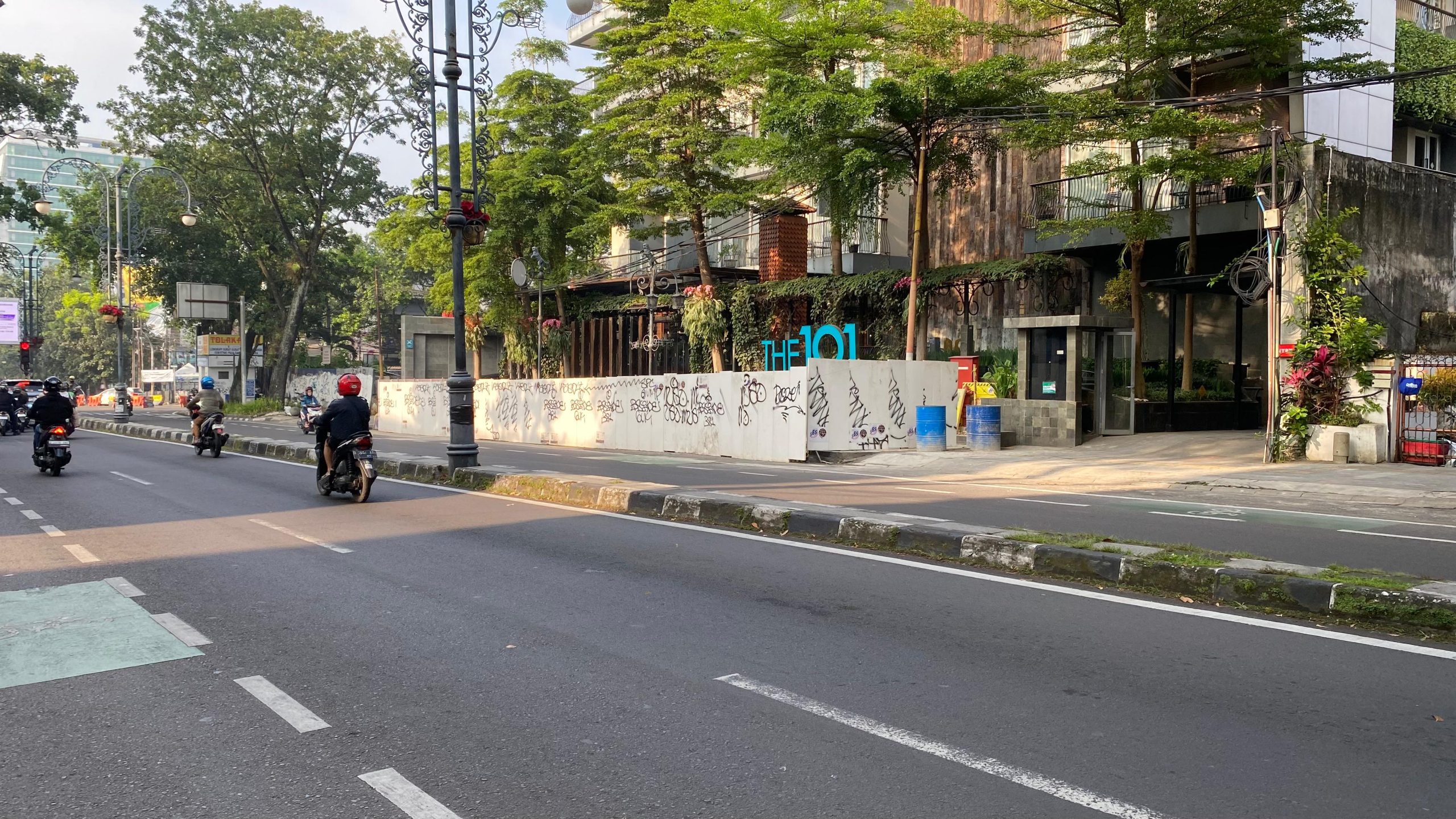 Izin pembangunan BRT Bandung dibekukan setelah ditemukan kualitas pengerjaan yang dinilai belum memenuhi standar
