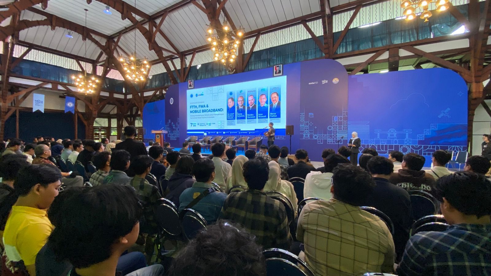 teknologi internet stabil dibahas dalam seminar di ITB Bandung