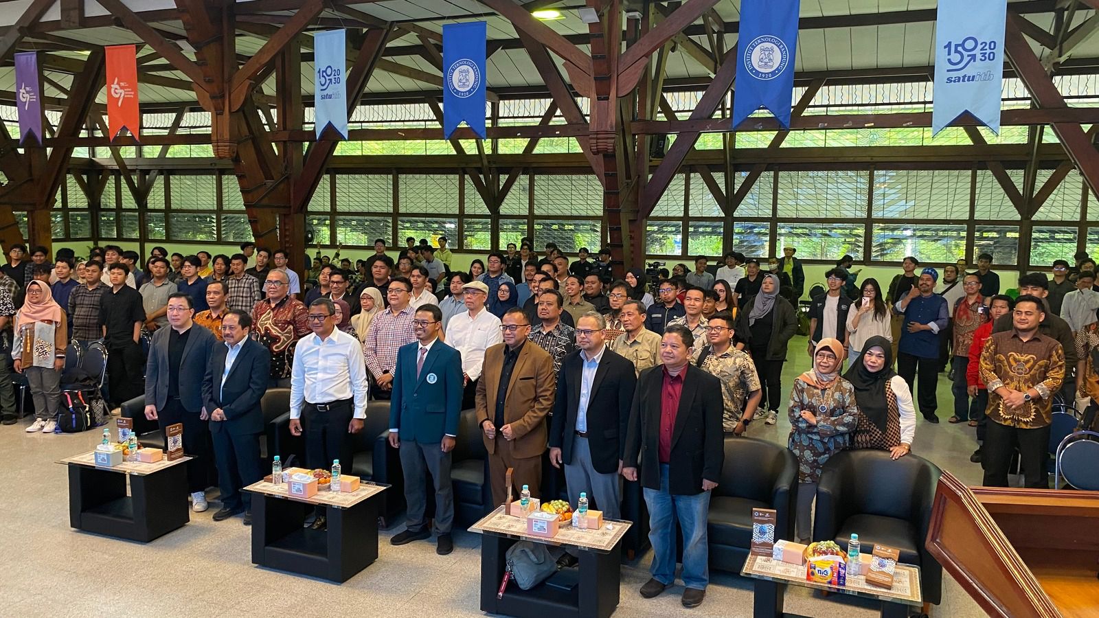 teknologi internet stabil dibahas dalam seminar di ITB Bandung