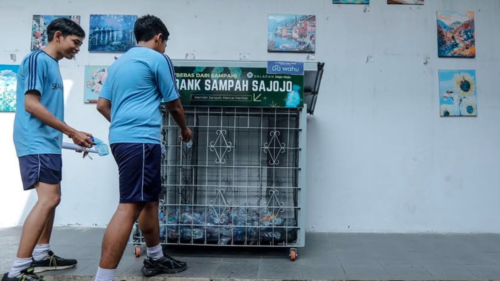 Tabulampot SMAN 9 Bandung dalam program penghijauan sekolah