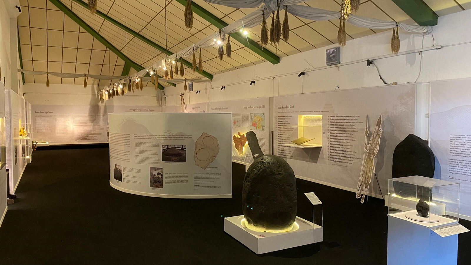 Museum Sri Baduga di Bandung menyimpan koleksi sejarah dan budaya Jawa Barat